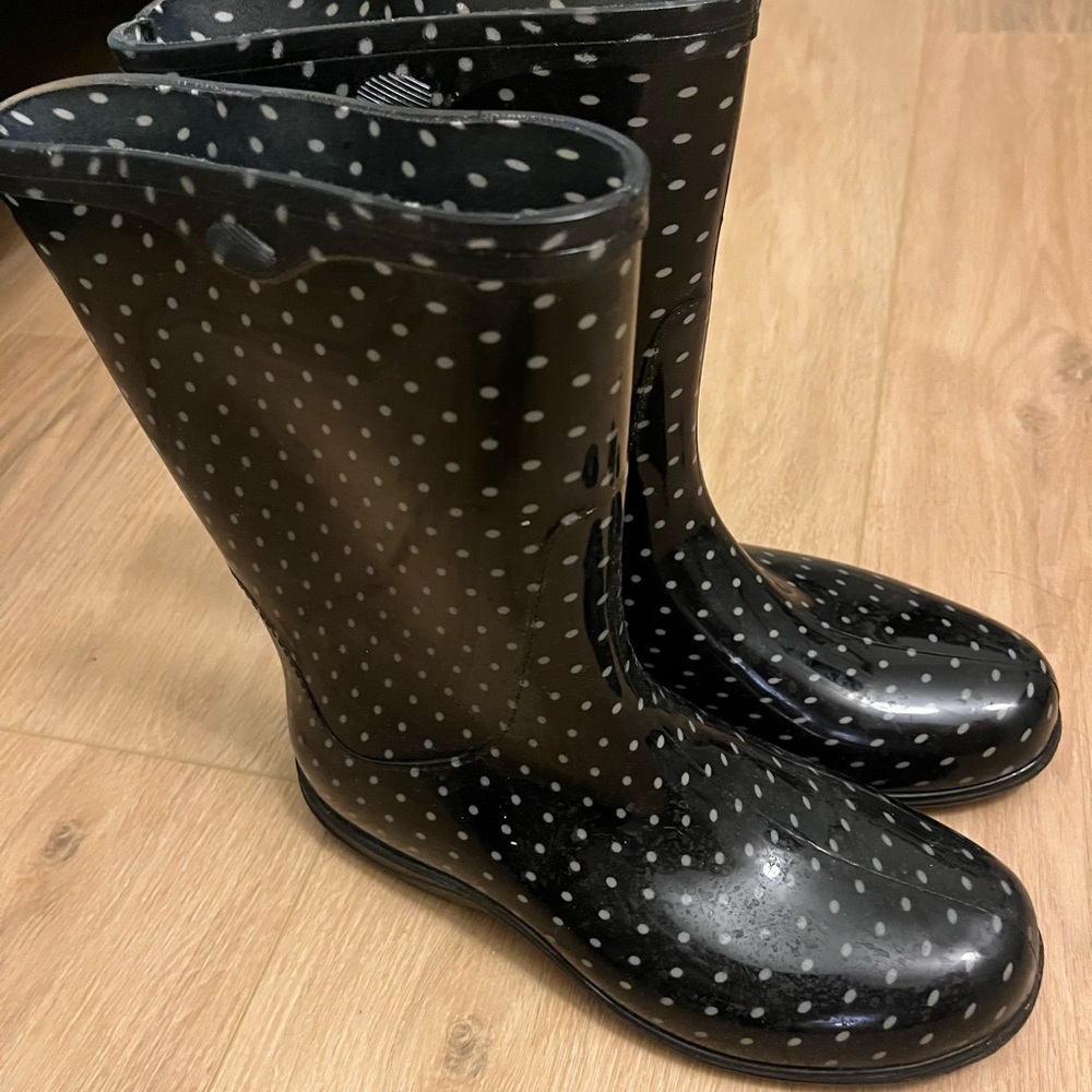 LIKE NEW Sloggers Black and White Polka Dot Women's Rain Boots Size 9